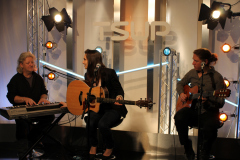 virginie-music-phil-collas-mat-parcheminal-tv-tours-2